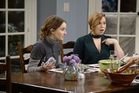 Last Man Standing – Eve (Kaitlyn Dever, l.); Kristin (Amanda Fuller, r.)