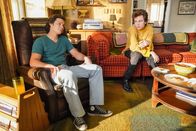 Young Sheldon – Georgie Cooper (Montana Jordan, l.); Connor (Joe Apollonio, r.)