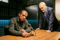 Der Alte – Bei Norbert Jürgens' (Joachim Nimtz, l.) Berfragung versucht Richard Voss (Jan-Gregor Kremp, r.) herauszufinden, wie groß dessen Hass auf die ehemaligen Kameraden seines gefallenen Sohnes ist.