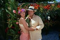 Das Traumschiff – Hugo Albert Scholz (Walter Plathe) möchte mit seiner Frau Helga (Michele Marian) seinen 50. Geburtstag an Bord des Traumschiffs feiern.