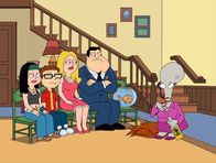 American Dad! – (v.l.n.r.) Hayley Smith; Steve Smith; Francine Smith; Stan Smith; Klaus; Roger