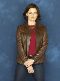 Castle – (1. Staffel) - Kate Beckett (Stana Katic) ist eine hartnäckige, clevere Detektivin der Mordkommission des New York Police Department.