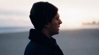 Minjan – David (Samuel H. Levine) ist der Sohn einer jüdisch-russischen Einwandererfamilie und lebt Ende der achtziger Jahre im New Yorker Stadtteil Brighton Beach.
