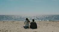 The Beach House – Emily (Liana Liberato) und Randall (Noah Le Gros)