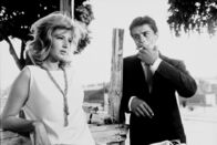 Liebe 1962 – Vittoria (Monica Vitti) ist enttäuscht, dass Pieros (Alain Delon) wahre Leidenschaft allein der Börse, Geld und Aktien gilt.