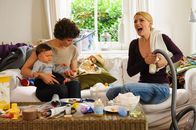 Knallerfrauen – (2. Staffel) - In "Knallerfrauen" tut Martina Hill (r.) wonach ihr der Sinn steht - hemmungslos und unangepasst ...