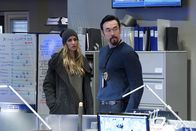 The Strain – Während Fet (Kevin Durand, r.) glaubt, den Meister zurückgedrängt zu haben, zweifelt Dutch (Ruta Gedmintas, l.) daran, dass sie nun wirklich die Überhand gewonnen haben ...