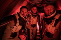 Rubikon – George Blagden (Gavin), Julia Franz Richter (Hannah), Mark Ivanir (Dimitri).