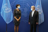 Reporter – Reporter Christine Schraners Kampf gegen Myanmars Diktatur – Weltpolitik aus dem Home-Office Mit UNO-Generalsekretär Antonio Guterres pflegte die Diplomatin Christine Schraner Burgener engen Austausch.