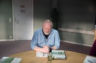 Cry Wolf – Lars (Bjarne Henriksen) – und mit ihm das Jugendamt – hat die Empfehlung ausgesprochen, die Kinder weiterhin nicht nach Hause zu lassen.