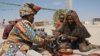 NZZ Format – NZZ Format Namibia: Deutschlands langer Schatten Menschen eines Stamms in Namibia