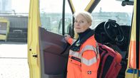 Sarah Kohr - Irrlichter – Heike Kohr (Corinna Kirchhoff) kommt von einem Rettungseinsatz.