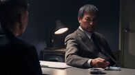 Tokyo Vice – Detective Katagiri (Ken Watanabe) beim Verhör.