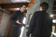 Salvation – Darius (Santiago Cabrera, l.); Liam (Charlie Rowe, r.)