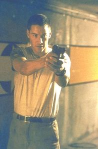 Speed – Jack Travens (Keanu Reeves) bisheriger Erfolg beruht auf: seiner furchtlosen Risikobereitschaft, seinem intuitiven Verständnis für die Denkweise Krimineller - und einer riesigen Portion Glück ...