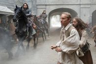 Die Musketiere – D'Artagnan (Luke Pasqualino, l.); Porthos (Howard Charles, Mitte)