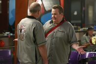 Modern Family – Jay (Ed O'Neill, l.), Cameron (Eric Stonestreet)