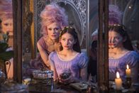 Der Nussknacker und die vier Reiche – Gefährliche Freundin, l-r: Keira Knightley als Sugar Plum, Mackenzie Foy als Clara