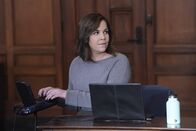 All Rise - Die Richterin – Sara Castillo (Lindsay Mendez)