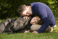 Frühling – Einmal Frühling und zurück Vater und Sohn: Mirko Lang als Philipp, Marinus Hohmann als Gary Copyright: SRF/ZDF/Erika Hauri