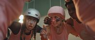 Derby Girl – (v.l.n.r.) Absinthe Ni Touche (Suzanne De Baecque); Lola Bouvier (Chloé Jouannet); Acid Cyprine (Jisca Kalvanda)