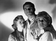 Psycho – Sam Loomis (John Gavin), seine Geliebte Marion Crane (Janet Leigh, re.) und deren Schwester Lila (Vera Miles).