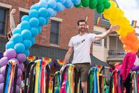 Bros – Bobby (Billy Eichner)