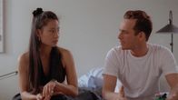 Riot – Tiffany (Lucy Liu, l.), Boomer (Luke Perry, r.)
