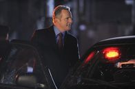 Elementary – Ruft Sherlock Holmes zu einem neuen Mordfall: Captain Tommy Gregson (Aidan Quinn) ...