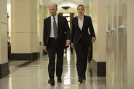 Geostorm – Leonard Dekkom (Ed Harris, l.); Sarah Wilson (Abbie Cornish, r.)
