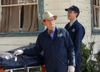 Navy CIS – Versuchen, ein Verbrechen aufzudecken: Ducky (David McCallum, l.) und Jimmy (Brian Dietzen, r.) ...