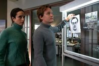 Der Alte – Außer einem Phantombild haben Annabell Lorenz (Stephanie Stumph) und Tom Kupfer (Ludwig Blochberger) noch nicht viele Erkenntnisse, die auf den potenziellen Mörder hinweisen könnten.