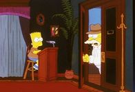 Die Simpsons – Bart (li.) ist erstaunt, dass auch Grandpa (re.) Belles Etablissement besucht.