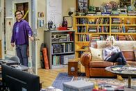 The Big Bang Theory – Johnny Galecki (Leonard Hofstadter), Kaley Cuoco (Penny).