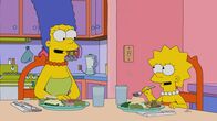 Die Simpsons – Marge (l.); Lisa (r.)