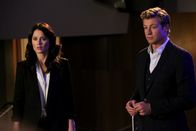 The Mentalist – Ein neuer Fall beschäftigt Teresa (Robin Tunney, l.) und Patrick (Simon Baker, r.) ...