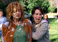 Malcolm mittendrin – Lois (Jane Kaczmarek, re.) hat eine kleine Auseinandersetzung mit Meg (Susan Sarandon).