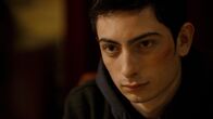 Stalk – Lux (Théo Fernandez) will mehr über Charlie erfahren.