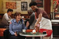 Superior Donuts – Randy (Katey Sagal, l.); Franco (Jermaine Fowler, r.)