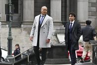 Bull – Chunk Palmer (Christopher Jackson, l.); Rafael Ramirez (Adam Irigoyen, r.)