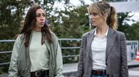 Tatort – Leichenfund an der Limmat: Kommissarin Tessa Ott (Carol Schuler, l.) und ihre Kollegin Kommissarin Isabelle Grandjean (Anna Pieri Zuercher, re.).