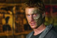 Charmed - Zauberhafte Hexen – Der Halbdämon Sirk (Zack Ward) will unbedingt ein vollwertiger Dämon werden und dafür muss er alle seine menschlichen Blutsverwandten töten. Werden die Mächtigen Drei ihn davon abhalten können?