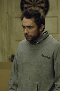 It's Always Sunny in Philadelphia – Charlie (Charlie Day) bangt um sein Leben. Er befürchtet, bald ermordet zu werden ...