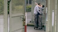 Prison – Laura (links) und ihre Freundin Katie sind bereits seit vielen Jahren zusammen. Öffentlicher Austausch von Zärtlichkeiten ist in Foston Hall allerdings unerwünscht.