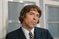 Die Filzlaus – Pignon (Jacques Brel) hofft ständig auf eine Versöhnung mit seiner Frau Louise.