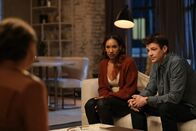 The Flash – Iris West-Allen (Candice Patton, l.); Barry Allen (Grant Gustin, r.)