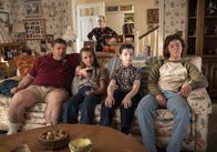 Young Sheldon – (v.l.n.r.) George (Lance Barber); Missy (Raegan Revord); Meemaw (Annie Potts); Sheldon (Iain Armitage); Georgie (Montana Jordan)
