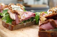 Kochs anders – Christian Berdis Vorspiese: Pastrami Stulle.