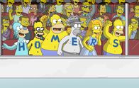 Die Simpsons – v.l.n.r.) Homer Barbera; Pixel-Homer; Anime-Homer; Noir-Homer; Disneyprinzessin-Homer; Homer