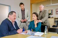 Die Rosenheim-Cops – v.r., Peter Lerchbaumer, r.).